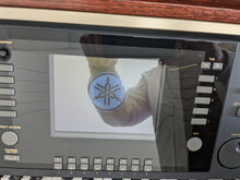 Load image into Gallery viewer, Yamaha Clavinova CVP-305 Digital Piano / arranger in mahogany stock nr 23158