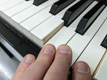 Load image into Gallery viewer, YAMAHA CLAVINOVA CLP-370PE DIGITAL PIANO + STOOL IN GLOSSY BLACK stock nr 23186