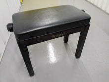 Load image into Gallery viewer, Yamaha Clavinova CLP-820 Digital Piano and stool weighted keys stock nr 23179