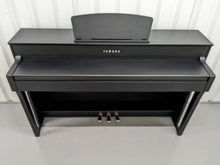 Load image into Gallery viewer, Yamaha Clavinova CLP-635 CLP-635B Digital Piano in satin black stock # 23202