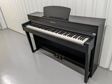 Load image into Gallery viewer, Yamaha Clavinova CLP-635 CLP-635B Digital Piano in satin black stock # 23202