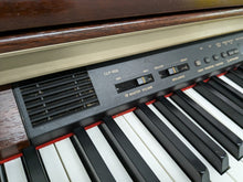 Load image into Gallery viewer, YAMAHA CLAVINOVA CLP-950 Digital Piano in mahogany stock nr 23124