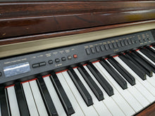 Load image into Gallery viewer, YAMAHA CLAVINOVA CLP-950 Digital Piano in mahogany stock nr 23124