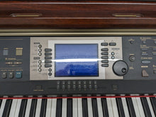 Load image into Gallery viewer, Yamaha Clavinova CVP-206 piano arranger in mahogany with stool stock nr 23257