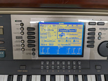 Load image into Gallery viewer, Yamaha Clavinova CVP-205 in mahogany with big speakers in base stock nr 23297