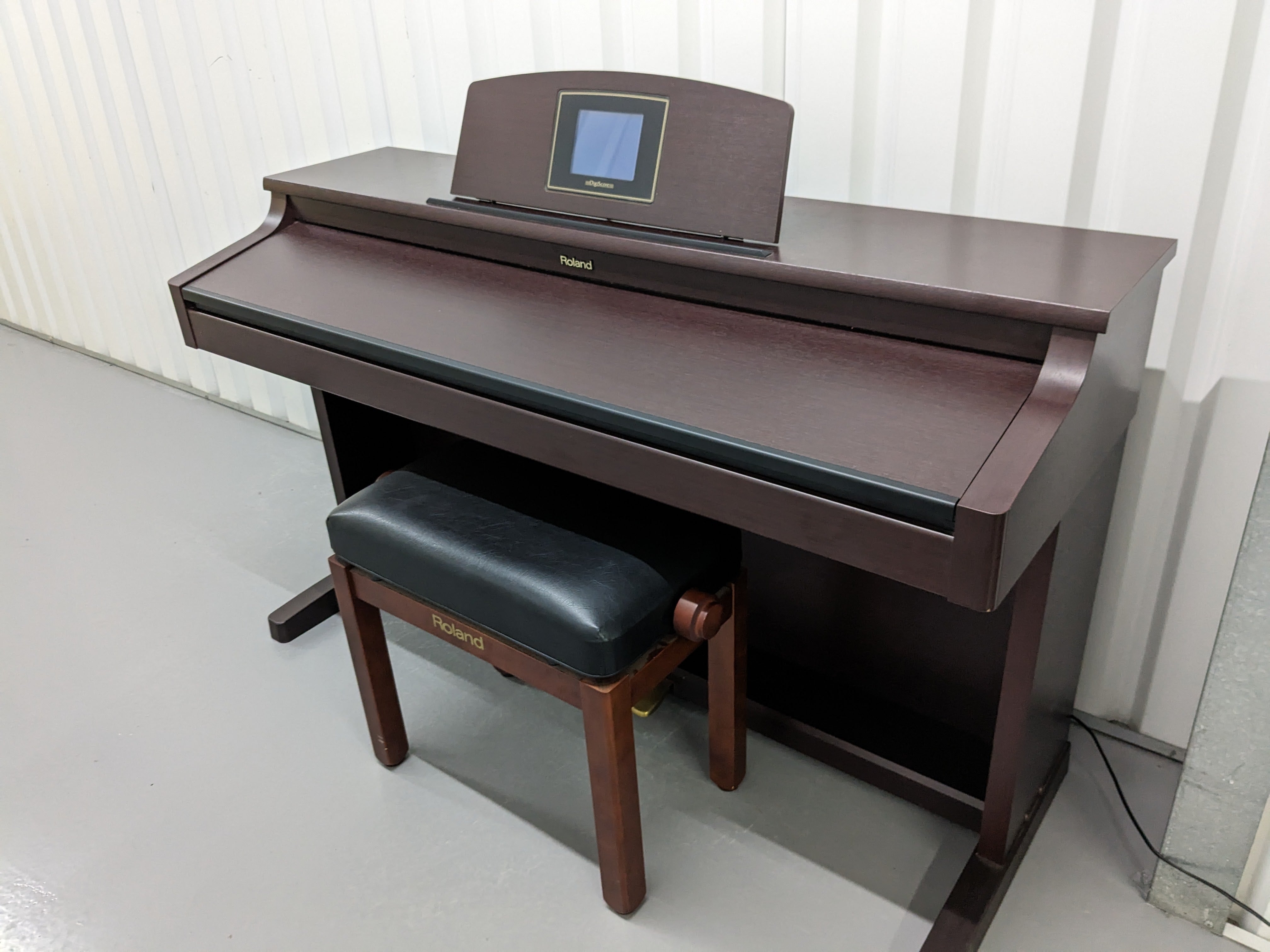 Roland HPi-5 Digital Interactive Piano with LCD screen built in stock –  Sulinda Music