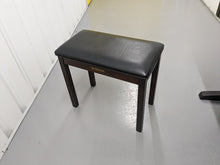 Load image into Gallery viewer, Yamaha Clavinova CVP-301 Digital Piano / arranger in rosewood. stock # 23344