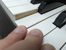 Load image into Gallery viewer, YAMAHA CLAVINOVA CLP-370 DIGITAL PIANO + STOOL IN dark rosewood stock nr 23331
