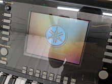 Load image into Gallery viewer, Yamaha Clavinova CVP-305 Digital Piano arranger in mahogany stock #23400
