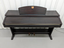 Load image into Gallery viewer, Yamaha Clavinova CLP-920 Digital Piano in dark rosewood stock nr 23457