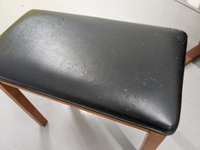 Load image into Gallery viewer, Yamaha Clavinova CLP-330 Digital Piano and stool cherry wood finish stock #23451