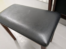 Load image into Gallery viewer, Yamaha Clavinova CLP-280 in Polished Mahogany with matching stool stock nr 23478