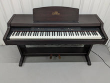 Load image into Gallery viewer, Yamaha Clavinova CLP-820 Digital Piano in dark rosewood stock nr 24002