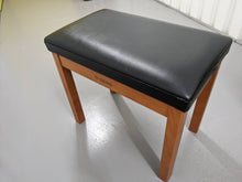 Load image into Gallery viewer, YAMAHA CLAVINOVA CLP-370c DIGITAL PIANO + STOOL in cherry wood stock nr 24036