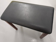 Load image into Gallery viewer, Yamaha Clavinova CLP-230 Digital Piano and stool in mahogany stock nr 24044