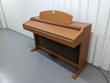 Load image into Gallery viewer, Yamaha Clavinova CLP-950 Digital Piano in cherry wood / light oak stock nr 24070
