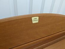 Load image into Gallery viewer, Yamaha Clavinova CLP-950 Digital Piano in cherry wood / light oak stock nr 24070