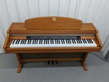 Load image into Gallery viewer, Yamaha Clavinova CLP-950 Digital Piano in cherry wood / light oak stock nr 24070