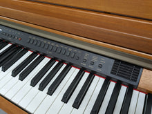 Load image into Gallery viewer, Yamaha Clavinova CLP-950 Digital Piano in cherry wood / light oak stock nr 24070