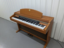 Load image into Gallery viewer, Yamaha Clavinova CLP-950 Digital Piano in cherry wood / light oak stock nr 24070