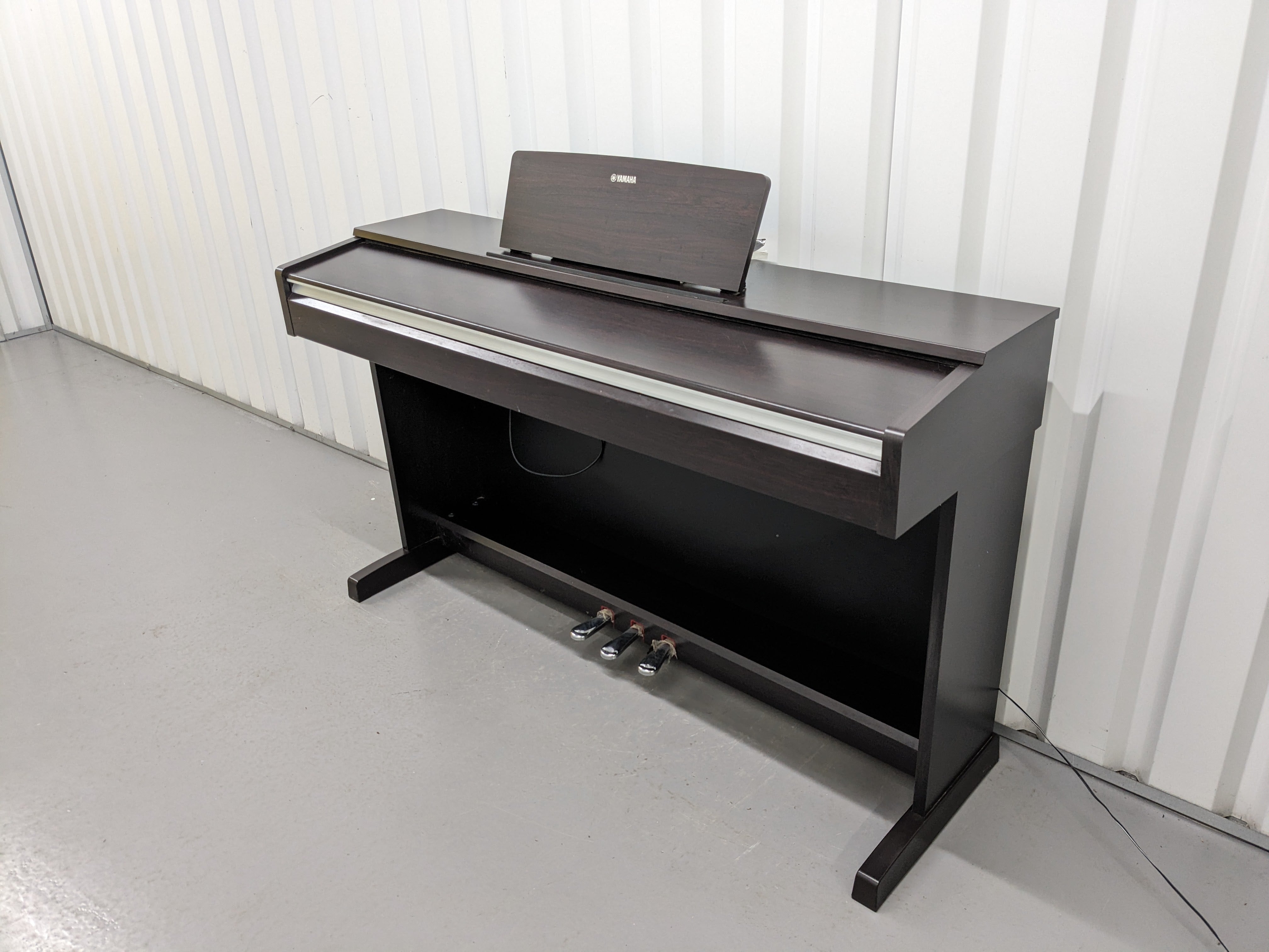 Yamaha Arius YDP142 Digital Piano rosewood finish. Stock number 24092 Sulinda Music