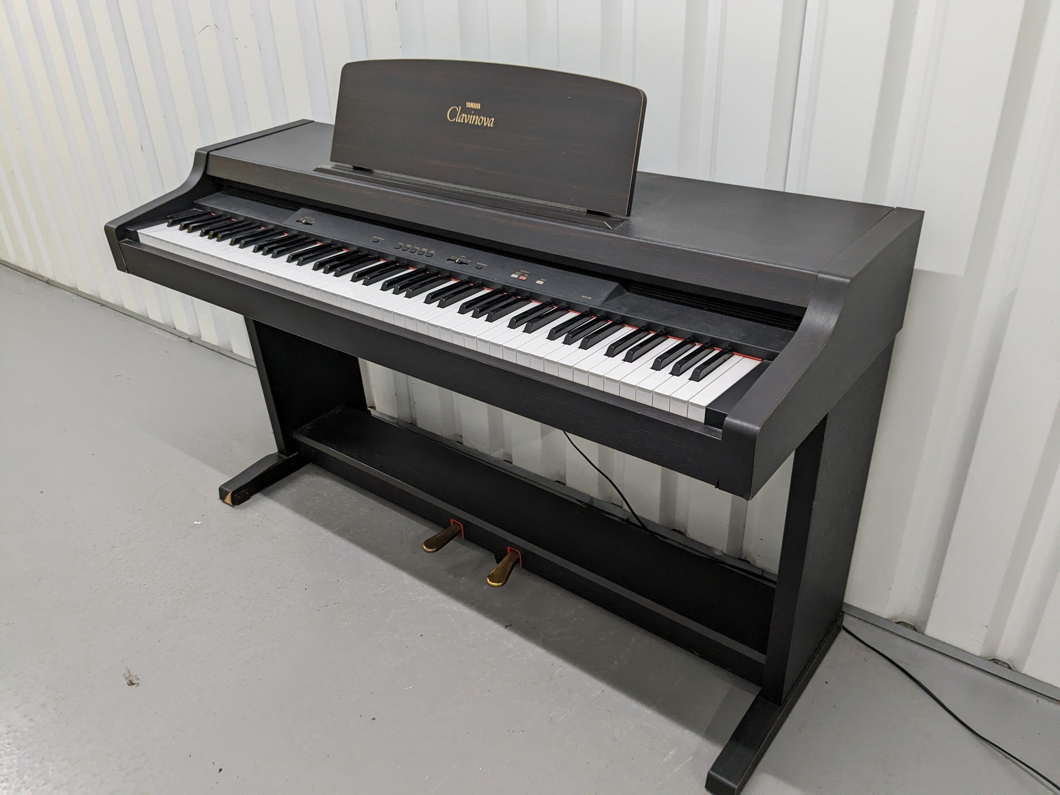 Yamaha Clavinova CLP-311 Digital Piano full size weighted keys 