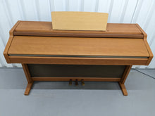 Load image into Gallery viewer, Yamaha Clavinova CLP-950 Digital Piano in cherry wood / light oak stock nr 24162