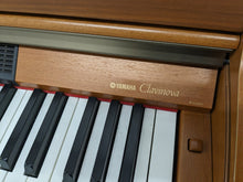 Load image into Gallery viewer, Yamaha Clavinova CLP-950 Digital Piano in cherry wood / light oak stock nr 24162