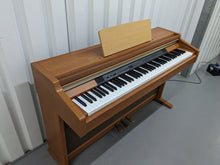 Load image into Gallery viewer, Yamaha Clavinova CLP-950 Digital Piano in cherry wood / light oak stock nr 24162