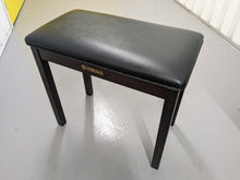 Load image into Gallery viewer, Yamaha Clavinova CVP-401 Digital Piano / arranger in rosewood with stool stock nr 24171