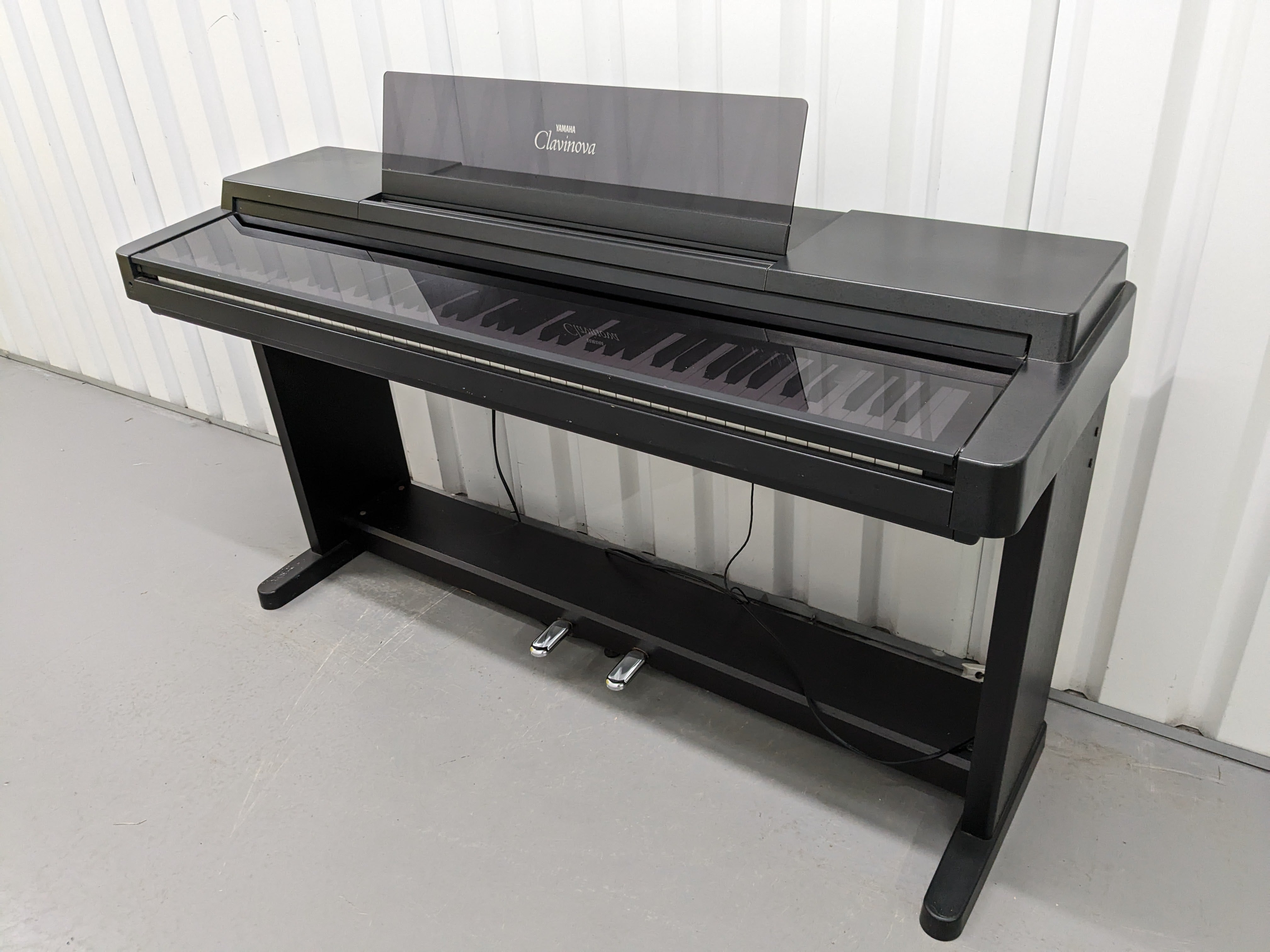 YAMAHA Clavinova 電子ピアノ　CLP-550 Yamaha Clavinova CLP-550 digital piano in black finish