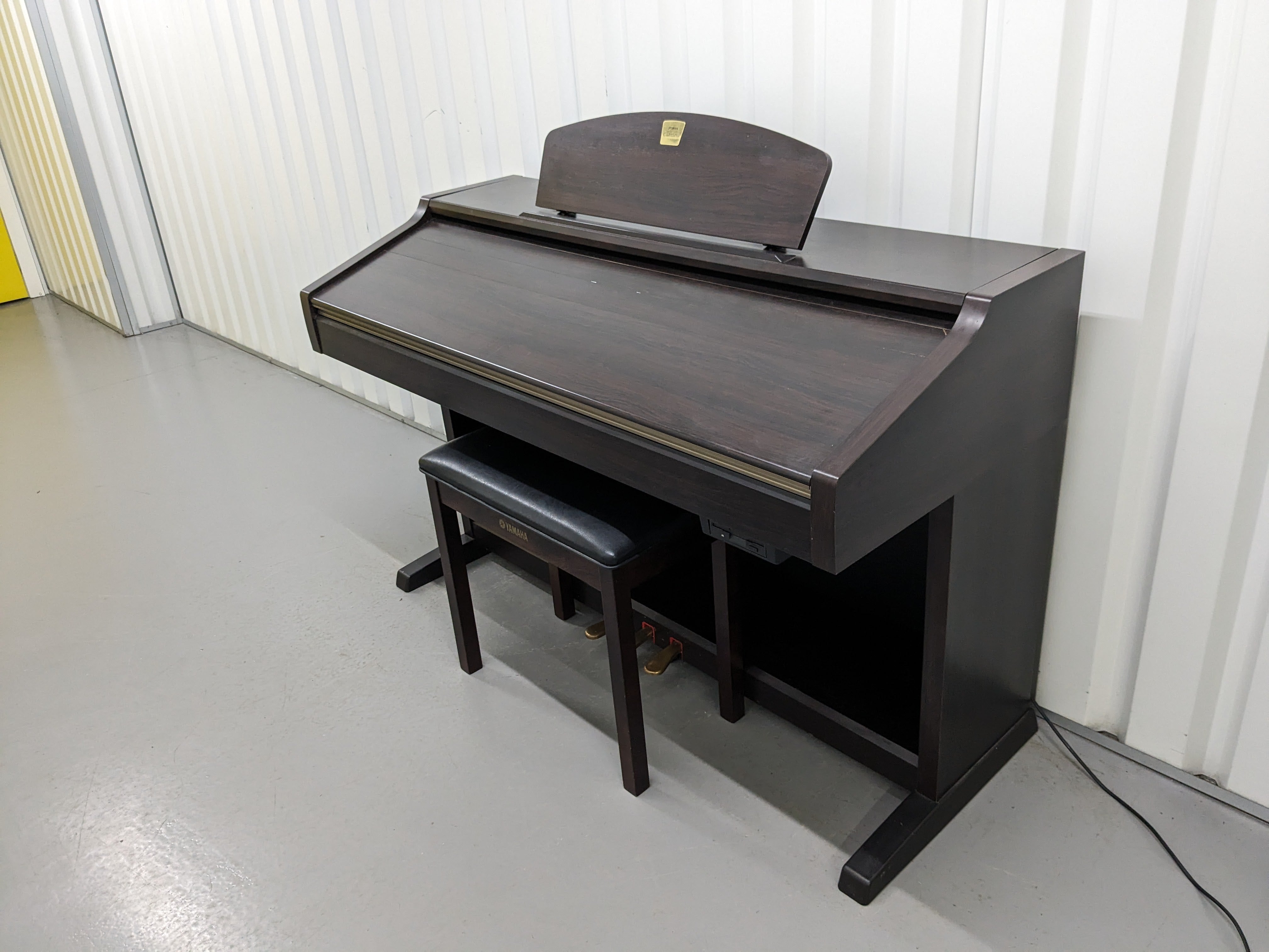 Yamaha Clavinova CVP-203 Digital Piano arranger with stool stock