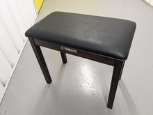 Load image into Gallery viewer, Yamaha Arius YDP-162 Digital Piano in rosewood, clavinova keyboard stock # 24240