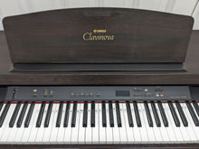 Load image into Gallery viewer, Yamaha Clavinova CLP-820 Digital Piano in dark rosewood stock nr 24250