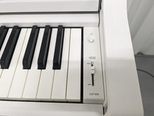 Load image into Gallery viewer, Yamaha Clavinova CLP-535 digital piano and stool in satin white stock # 24251