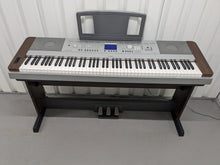 Load image into Gallery viewer, Yamaha DGX-640 rosewood portable grand piano keyboard 3 pedals stock #24261