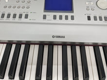 Load image into Gallery viewer, Yamaha DGX-640 rosewood portable grand piano keyboard 3 pedals stock #24261