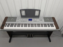 Load image into Gallery viewer, Yamaha DGX-640 rosewood portable grand piano keyboard 3 pedals stock #24261