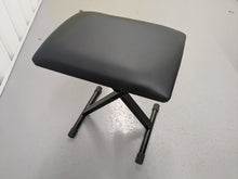 Load image into Gallery viewer, Yamaha Clavinova CVP-202 Digital Piano arranger Full Size 88 keys stock nr 24344