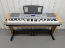 Load image into Gallery viewer, Yamaha DGX-640 rosewood portable grand piano keyboard 3 pedals stock #24373