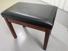 Load image into Gallery viewer, Yamaha Clavinova CVP-305 Digital Piano arranger + stool in mahogany stock #24375