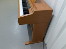 Load image into Gallery viewer, Yamaha Clavinova CLP-950 Digital Piano in cherry wood finish stock nr 24423