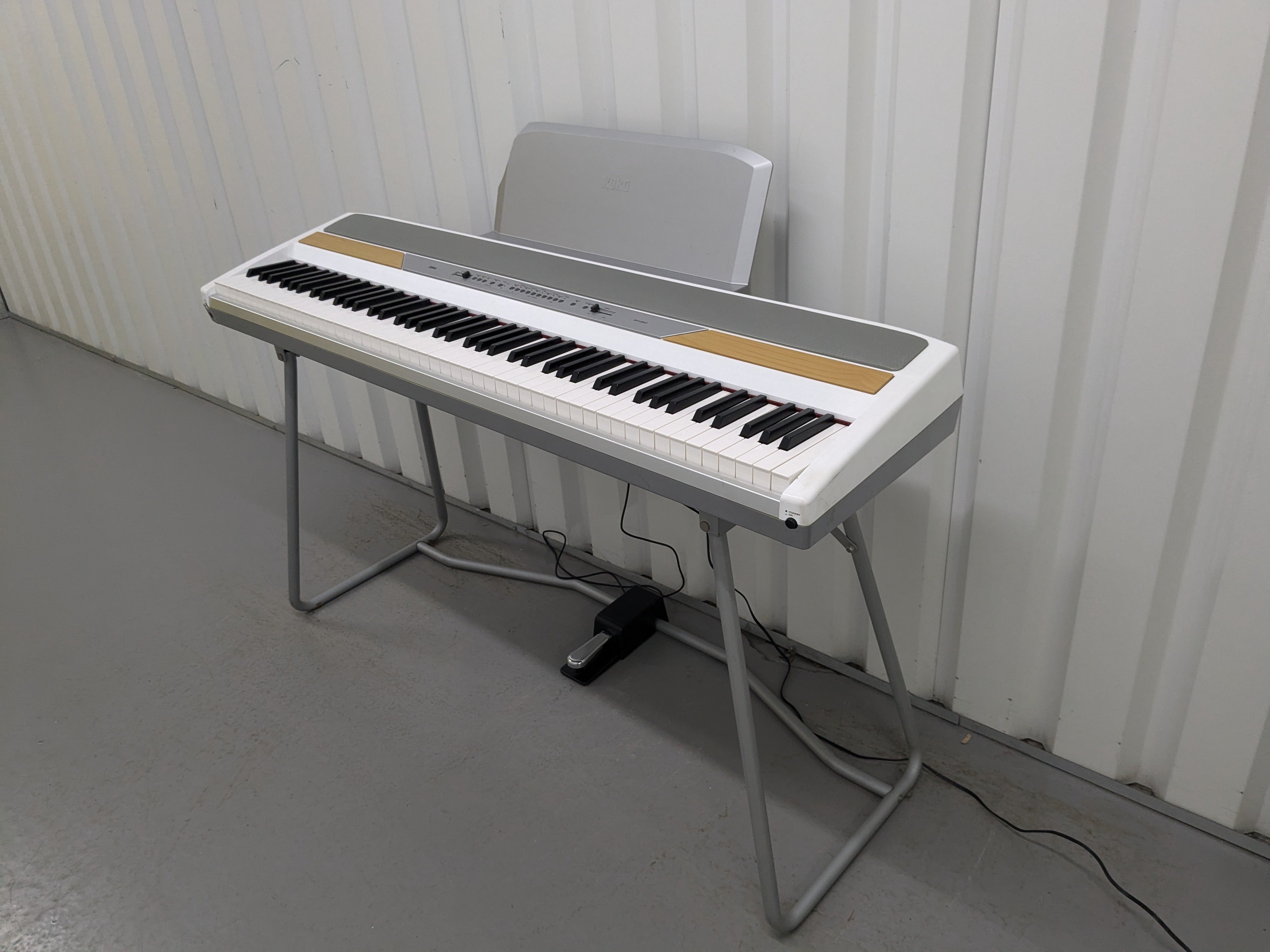 KORG SP-250 2005年製