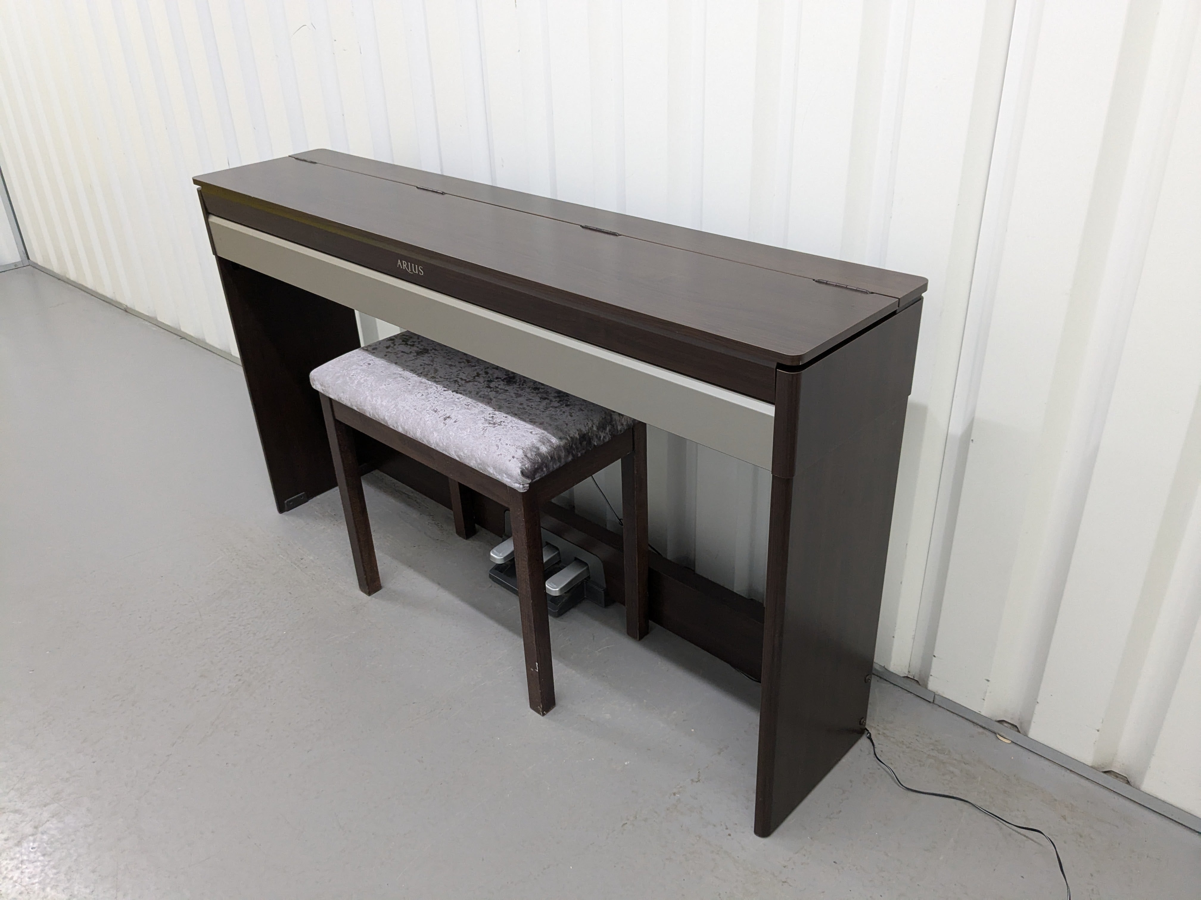 YDP-S31 デジタルピアノ ブラウン Yamaha Arius YDP-S31 digital slimline piano in dark rosewood