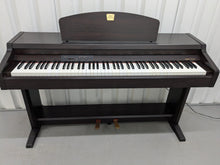 Load image into Gallery viewer, Yamaha Clavinova CLP-910 Digital Piano in rosewood, weighted keys stock nr 24448