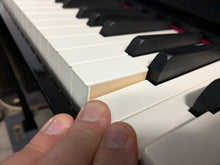 Load image into Gallery viewer, Roland HP506 Digital Piano glossy black wooden action keys + stool Stock nr 24443