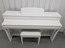Load image into Gallery viewer, Yamaha Clavinova CLP-735 in satin white with heigh-adjustable stool stock nr 24465