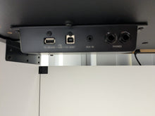 Load image into Gallery viewer, Yamaha Clavinova CLP-735 in satin white with heigh-adjustable stool stock nr 24465