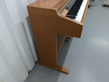 Load image into Gallery viewer, Yamaha Clavinova CLP-950 Digital Piano in cherry wood finish stock nr 24571