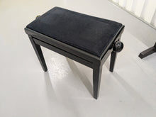 Load image into Gallery viewer, Yamaha Arius YDP-163 Digital Piano in rosewood clavinova keyboard stock # 24568